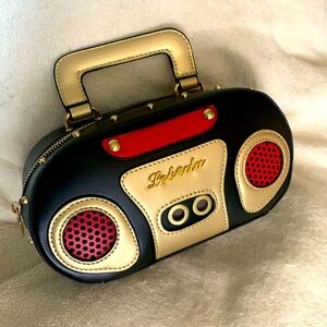 Boombox handle purse